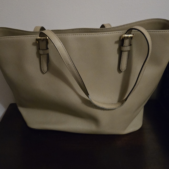 Michael Kors Gold Purse With Card Holder Slots - Picture 5 of 6